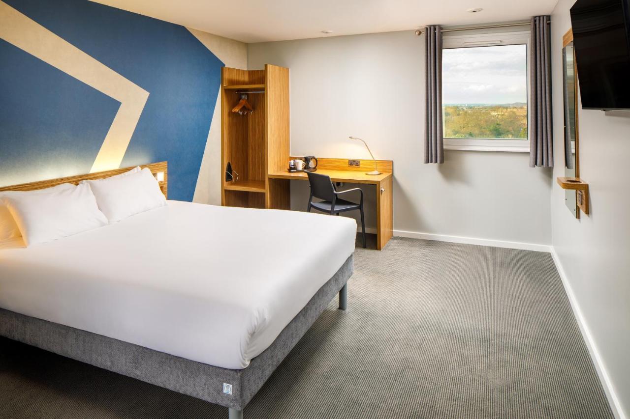 Ibis Budget London Heathrow Central Hounslow Esterno foto