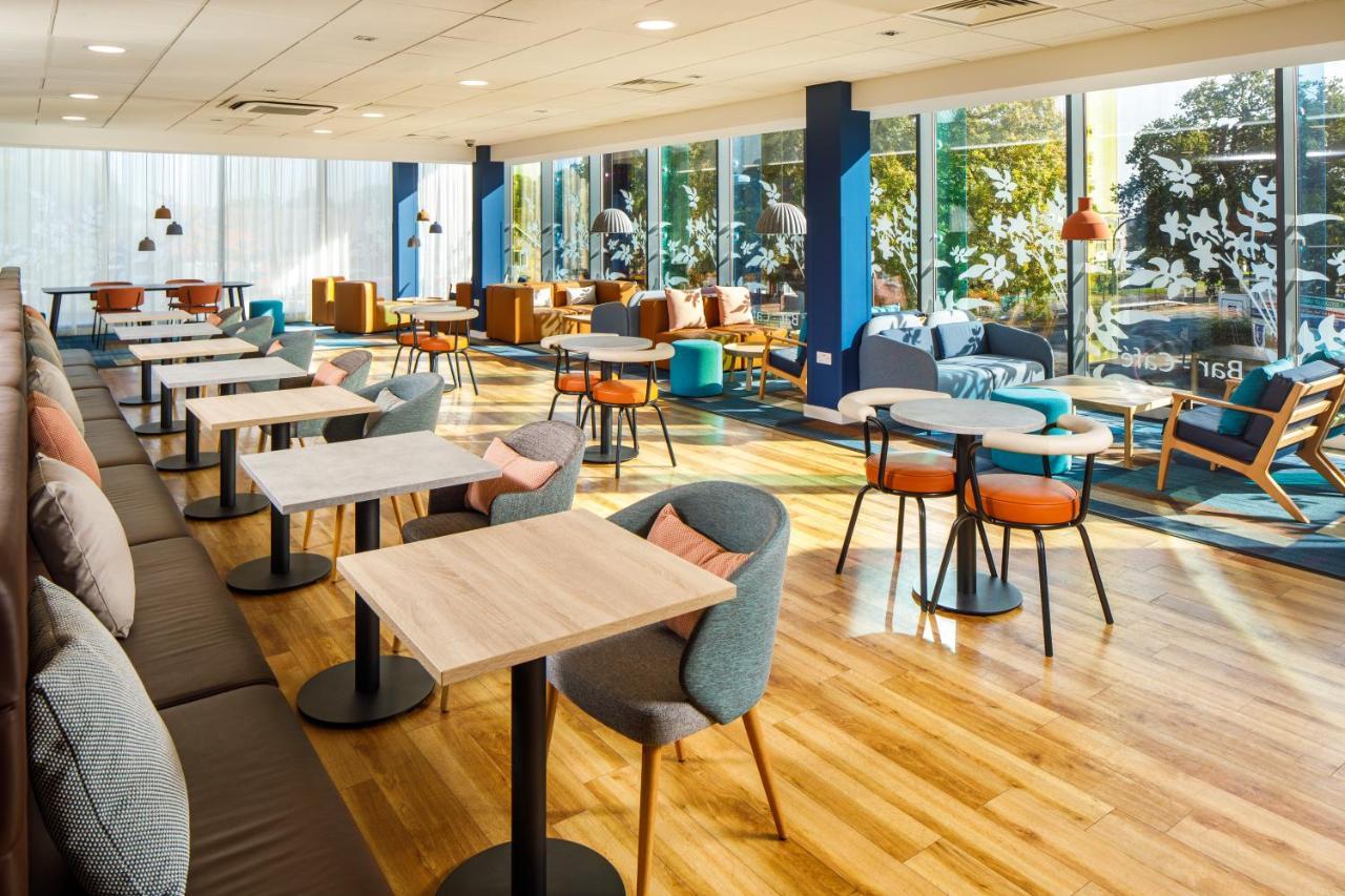 Ibis Budget London Heathrow Central Hounslow Esterno foto