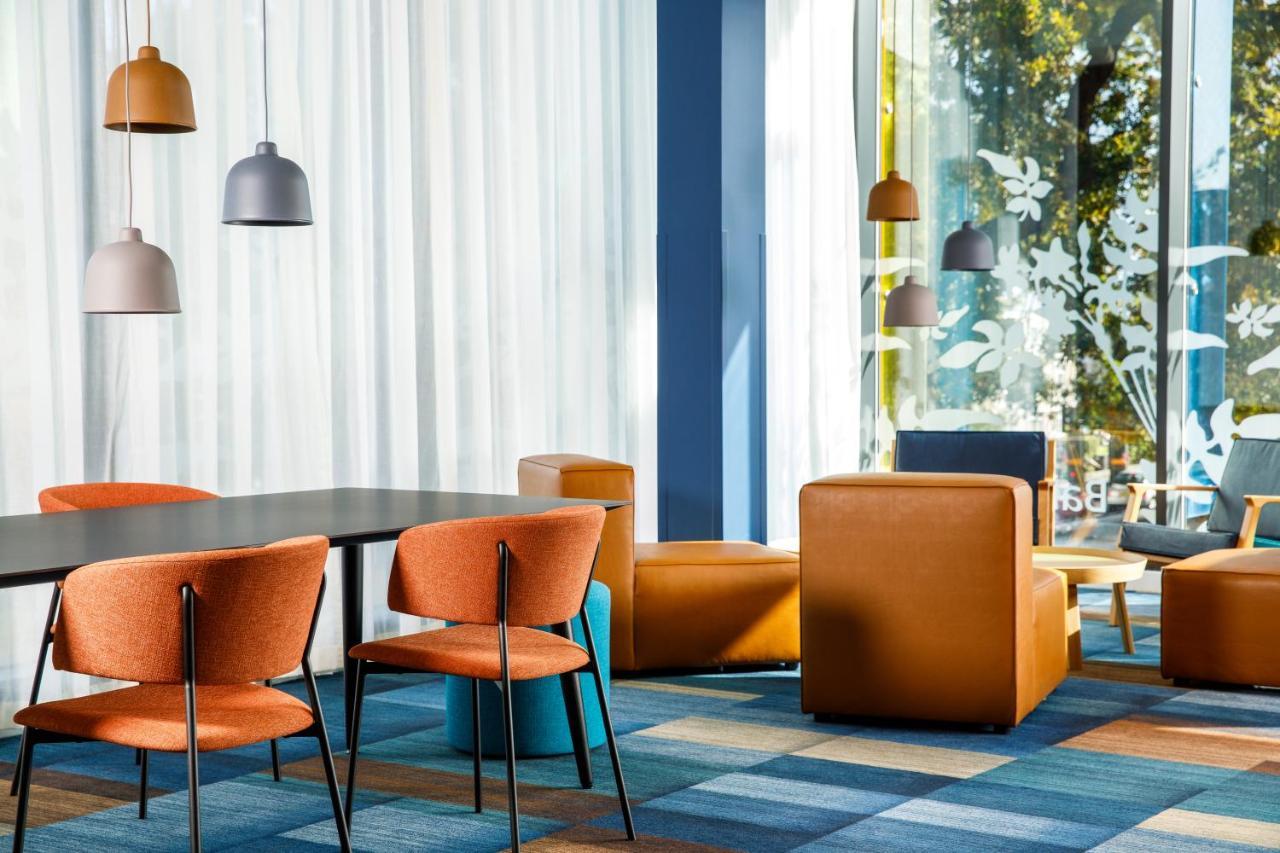 Ibis Budget London Heathrow Central Hounslow Esterno foto