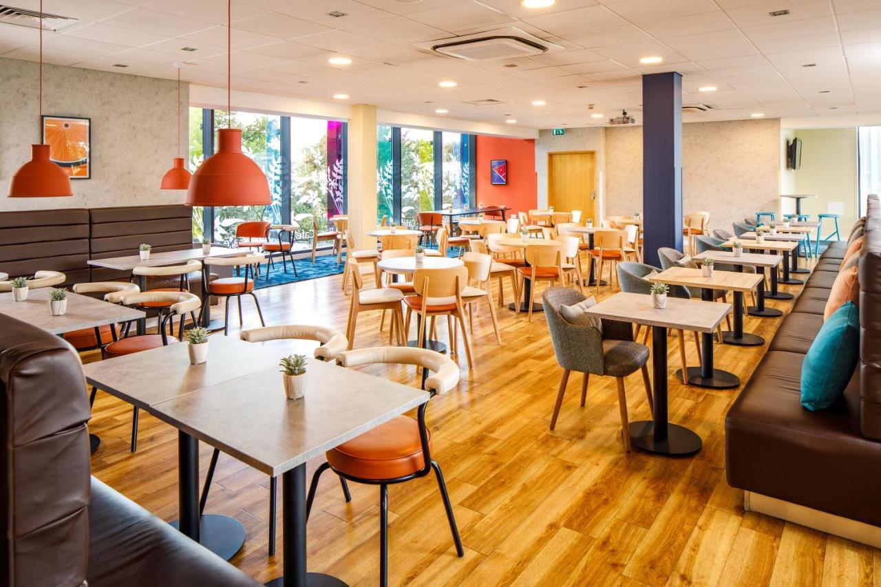 Ibis Budget London Heathrow Central Hounslow Esterno foto