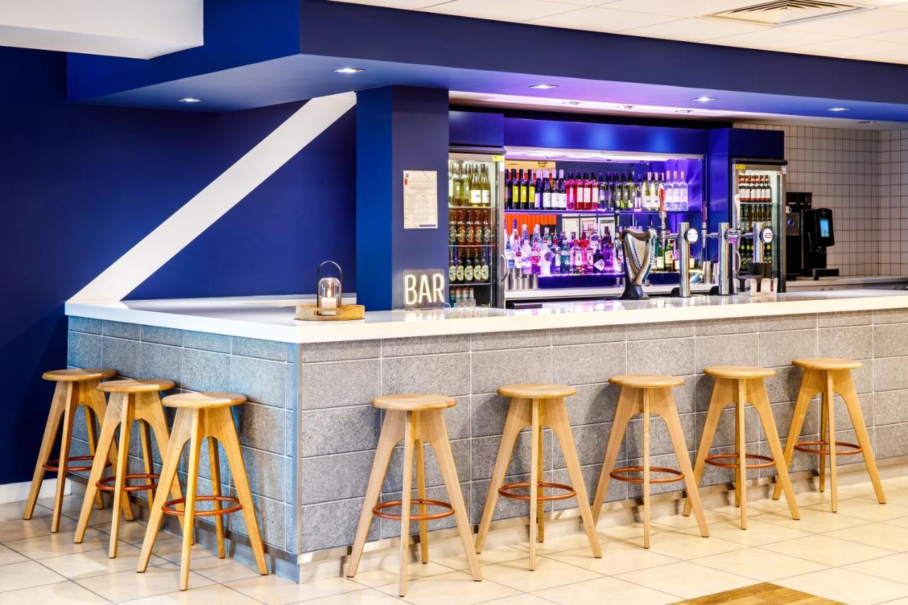 Ibis Budget London Heathrow Central Hounslow Esterno foto