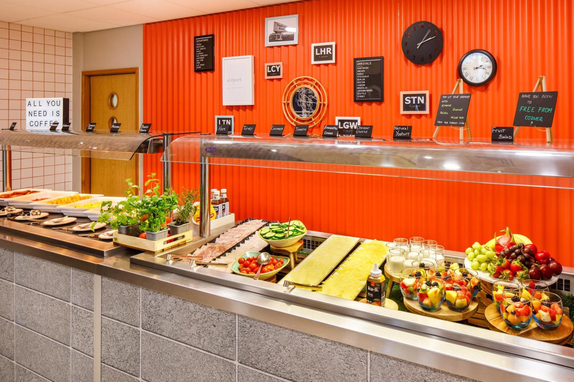 Ibis Budget London Heathrow Central Hounslow Esterno foto