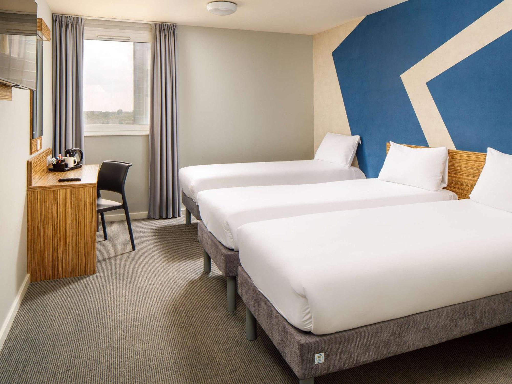 Ibis Budget London Heathrow Central Hounslow Esterno foto