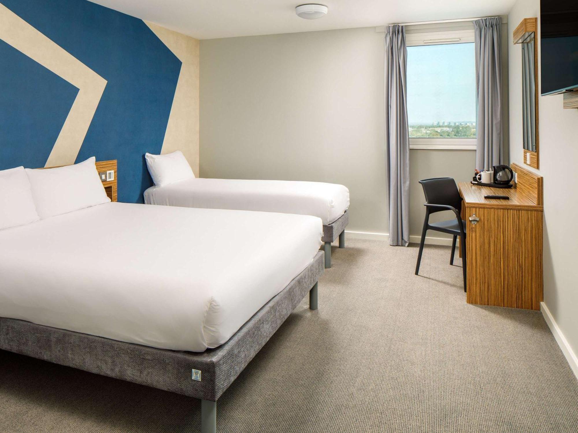 Ibis Budget London Heathrow Central Hounslow Esterno foto