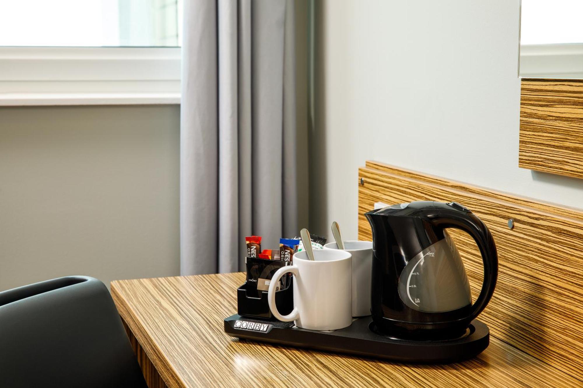 Ibis Budget London Heathrow Central Hounslow Esterno foto