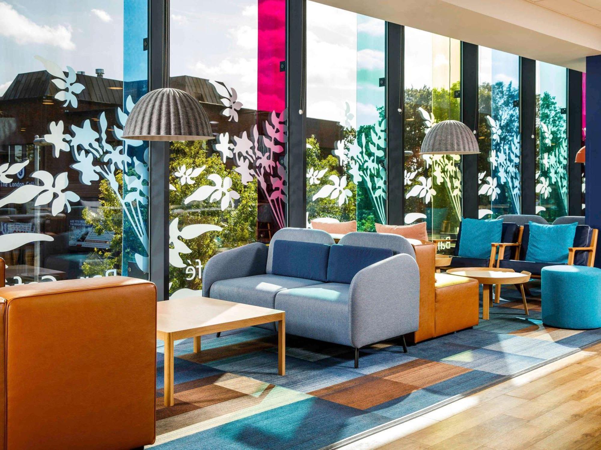 Ibis Budget London Heathrow Central Hounslow Esterno foto